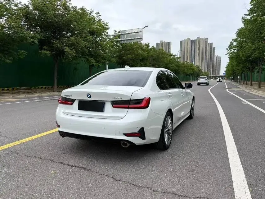 BMW 3 Series 2020 model 320i Sport Package 6