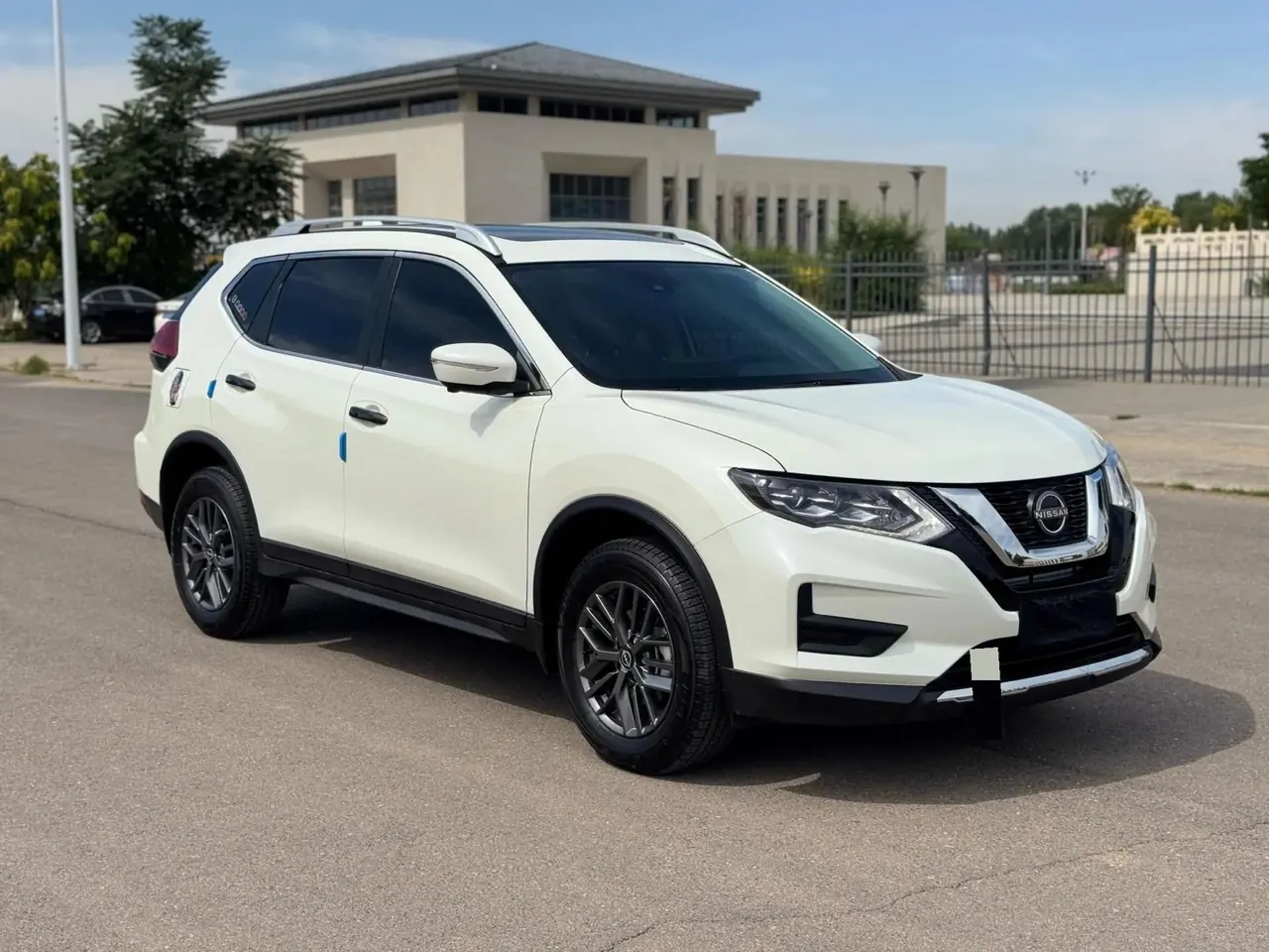 Nissan 2025 Qijun Honor 2.0 Stepless Two-Drive Leading Edition Automatic Transmission 3