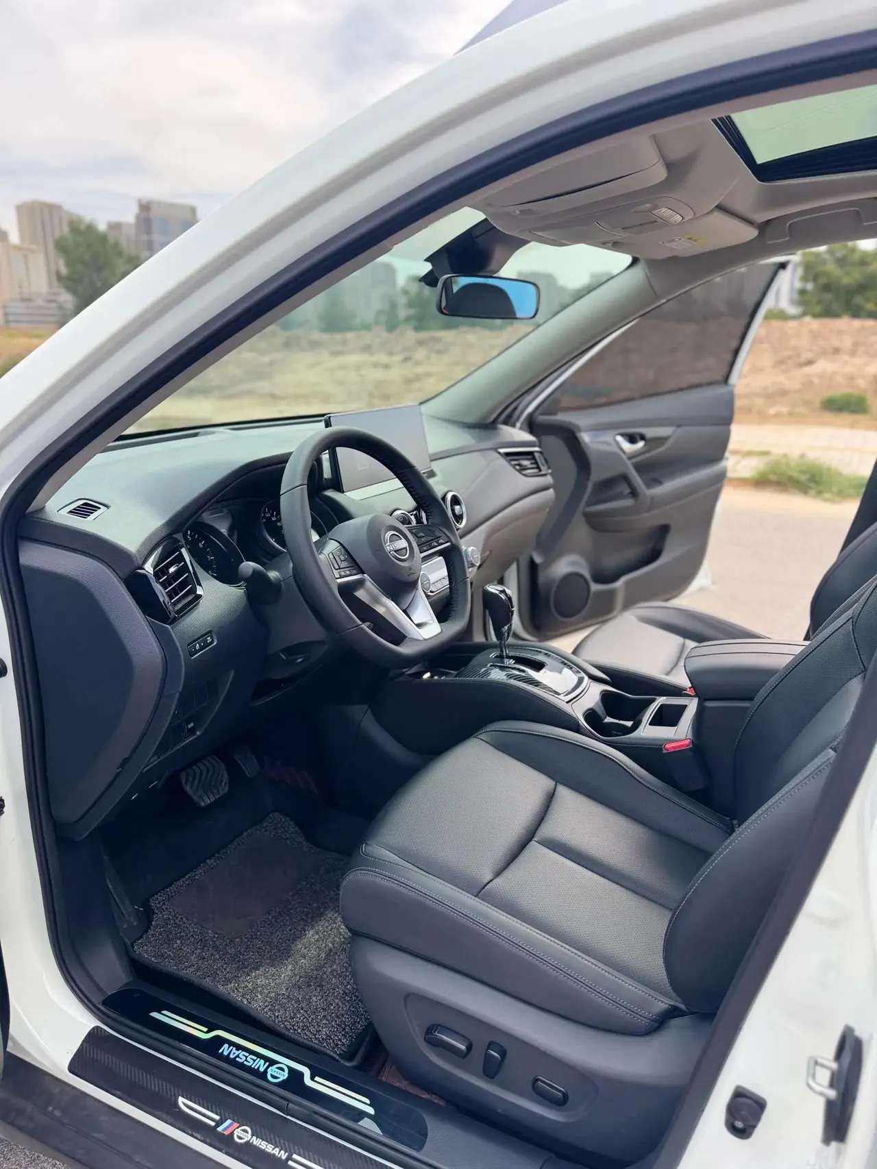 Nissan 2025 Qijun Honor 2.0 Stepless Two-Drive Leading Edition Automatic Transmission 4