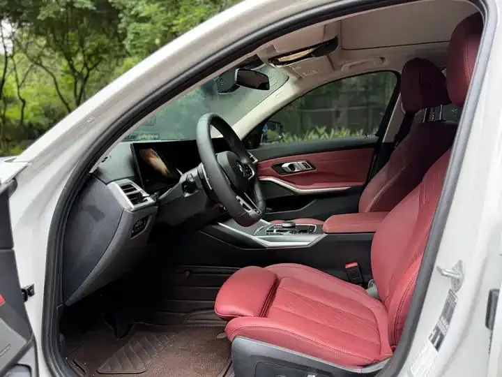 BMW 3 Series 2025 330Li M Sports Obsidian Night Suit 10