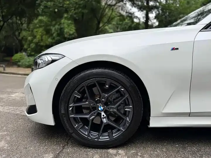 BMW 3 Series 2025 330Li M Sports Obsidian Night Suit 8