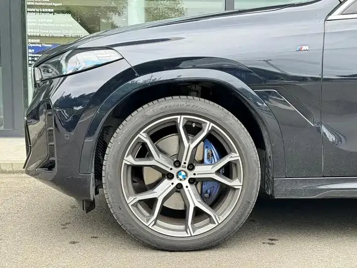 BMW X6 2023 xDrive40i exclusive M sports suit 3