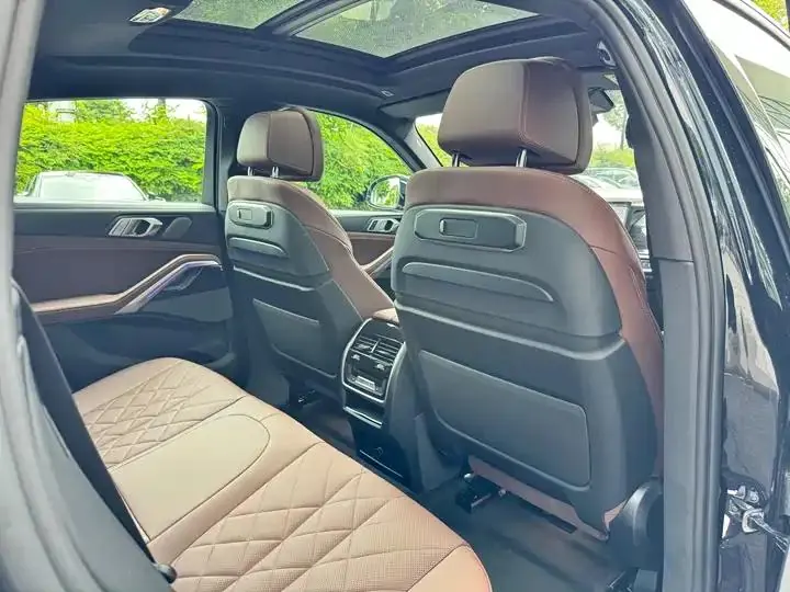 BMW X6 2023 xDrive40i exclusive M sports suit 7