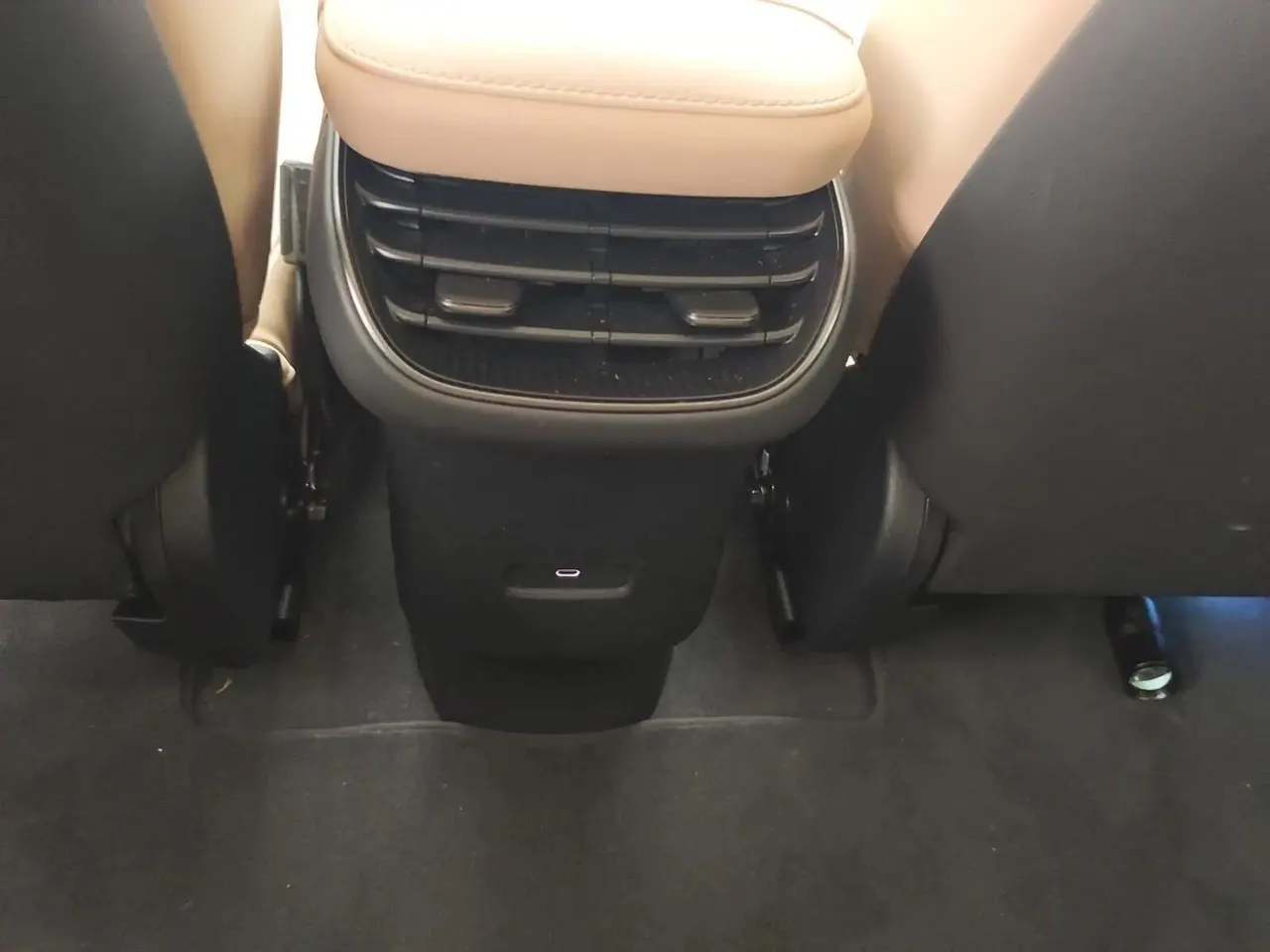 NIO ET5T 2024 Model 75kWh Touring 9