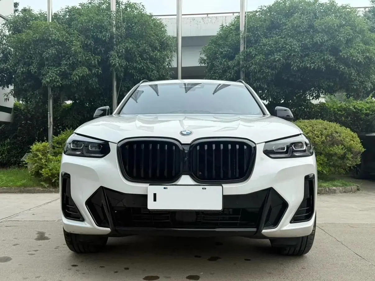 BMW 2023 X3 xDrive30i 2.0T exclusive M obsidian night set automatic gear 2