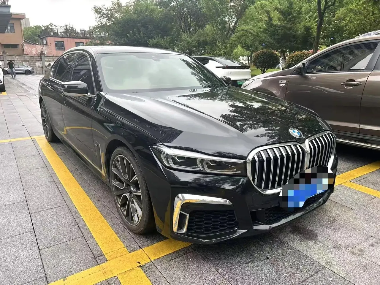 BMW 7 Series 2019 740Li Leading M Sports Suit 2