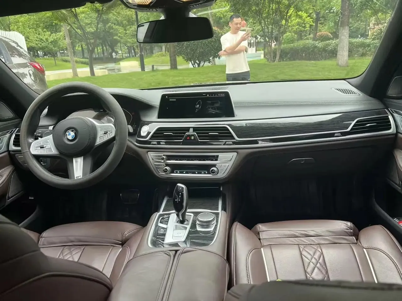 BMW 7 Series 2019 740Li Leading M Sports Suit 7