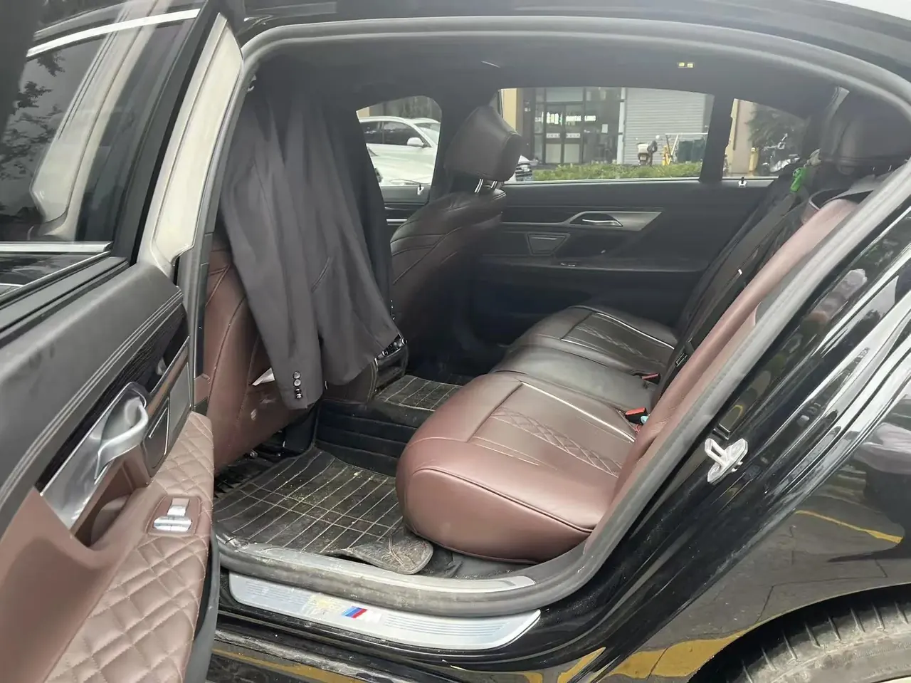 BMW 7 Series 2019 740Li Leading M Sports Suit 9