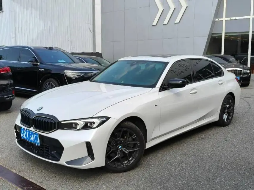 BMW 3 Series 2025 model 330Li 2.0T M Sport Night Edition with automatic transmission - View 1