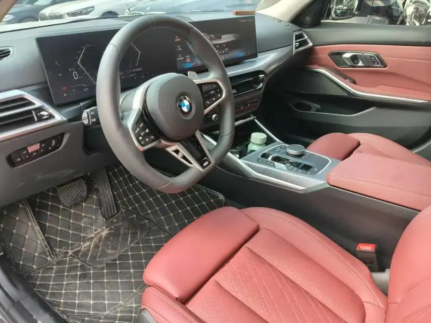 BMW 3 Series 2025 model 330Li 2.0T M Sport Night Edition with automatic transmission 2