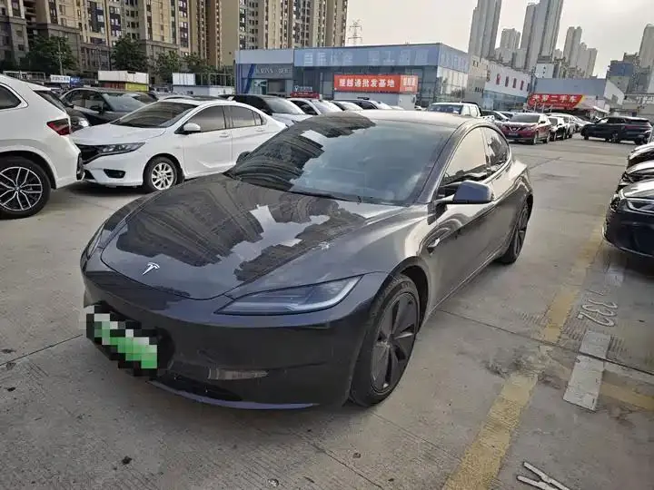 Model 3 2023 rear-wheel drive version - View 1
