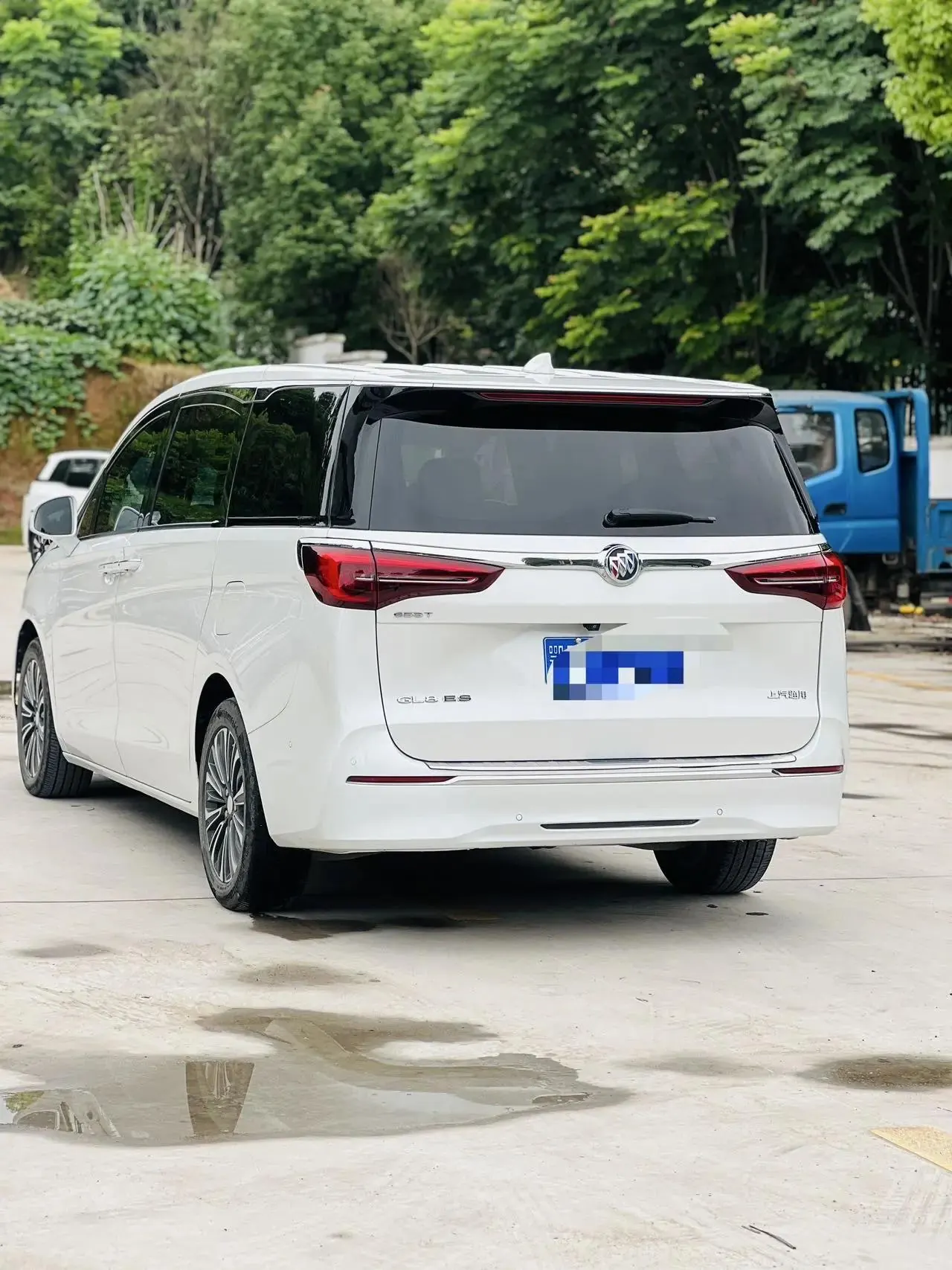 Buick GL8 2020 ES Lu Zun 653T Luxury Model 4