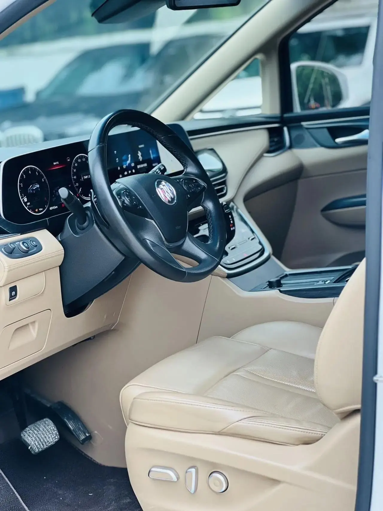 Buick GL8 2020 ES Lu Zun 653T Luxury Model 6