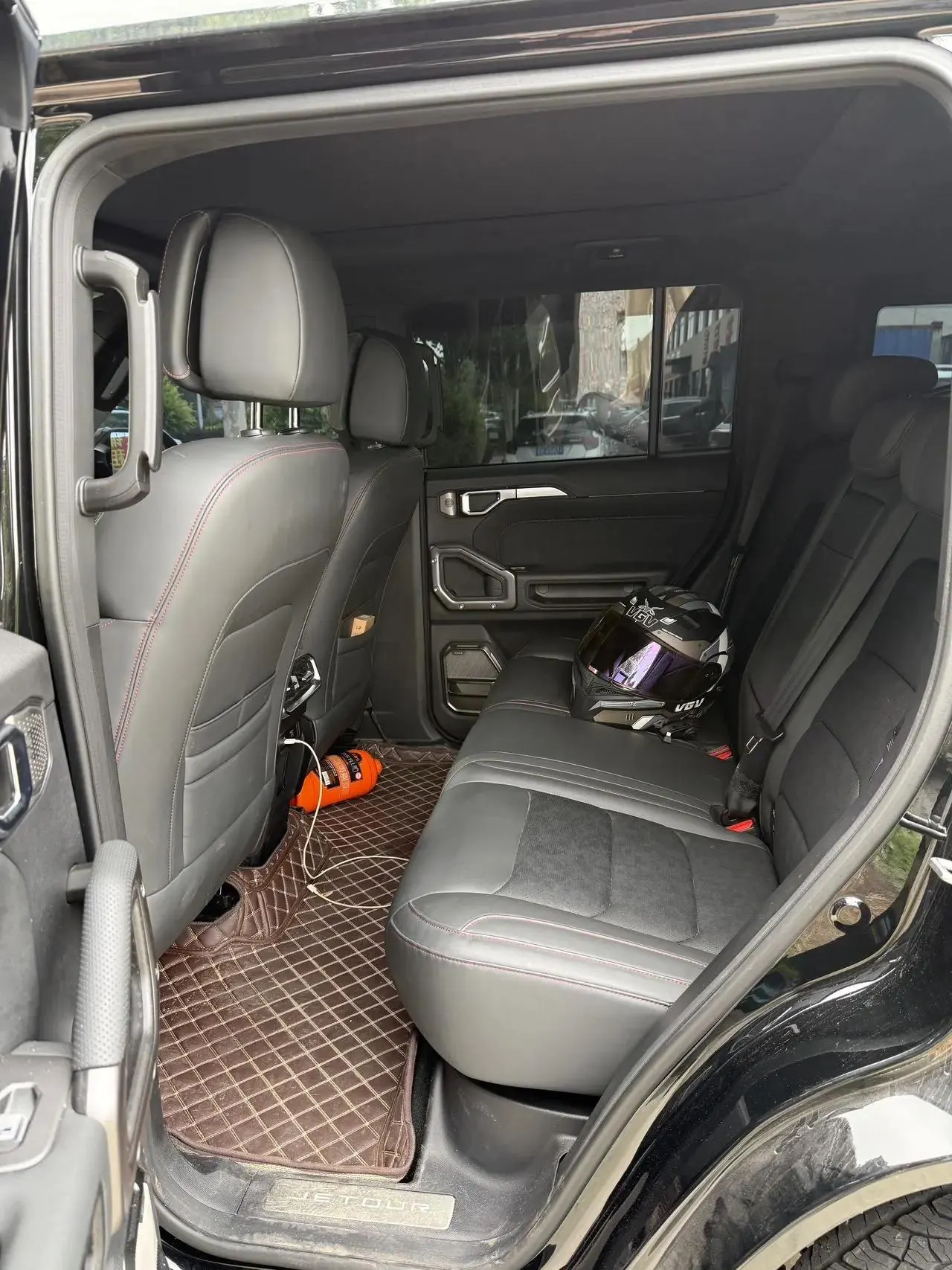 Jetour Traveler 2023 2.0T Four-Wheel-Drive Pro Edition 8