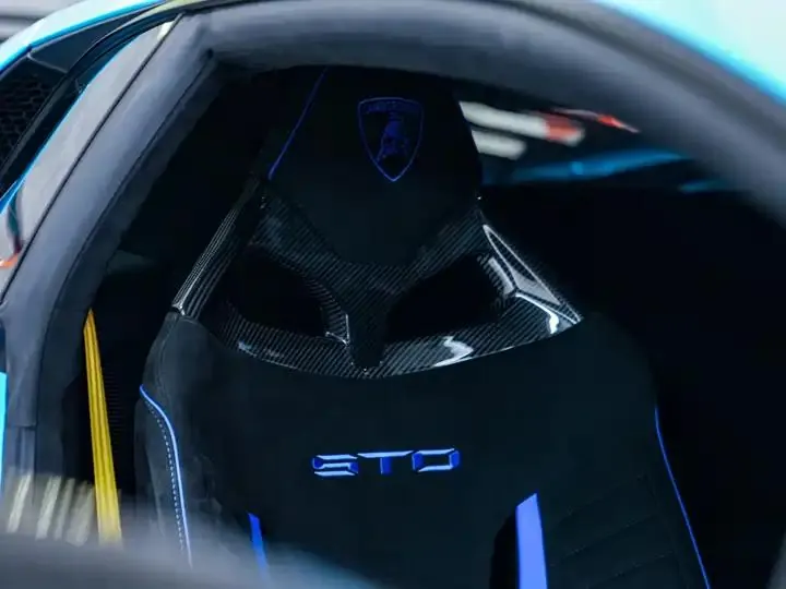 Huracán 2021 models Huracán STO 10