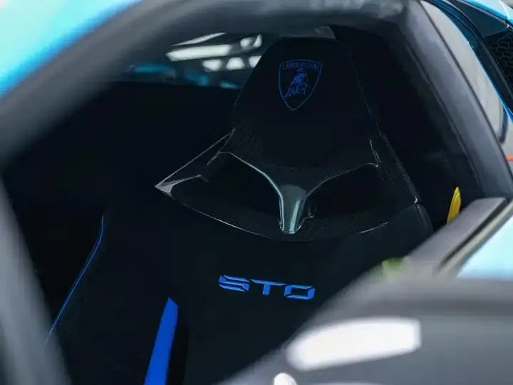 Huracán 2021 models Huracán STO 14