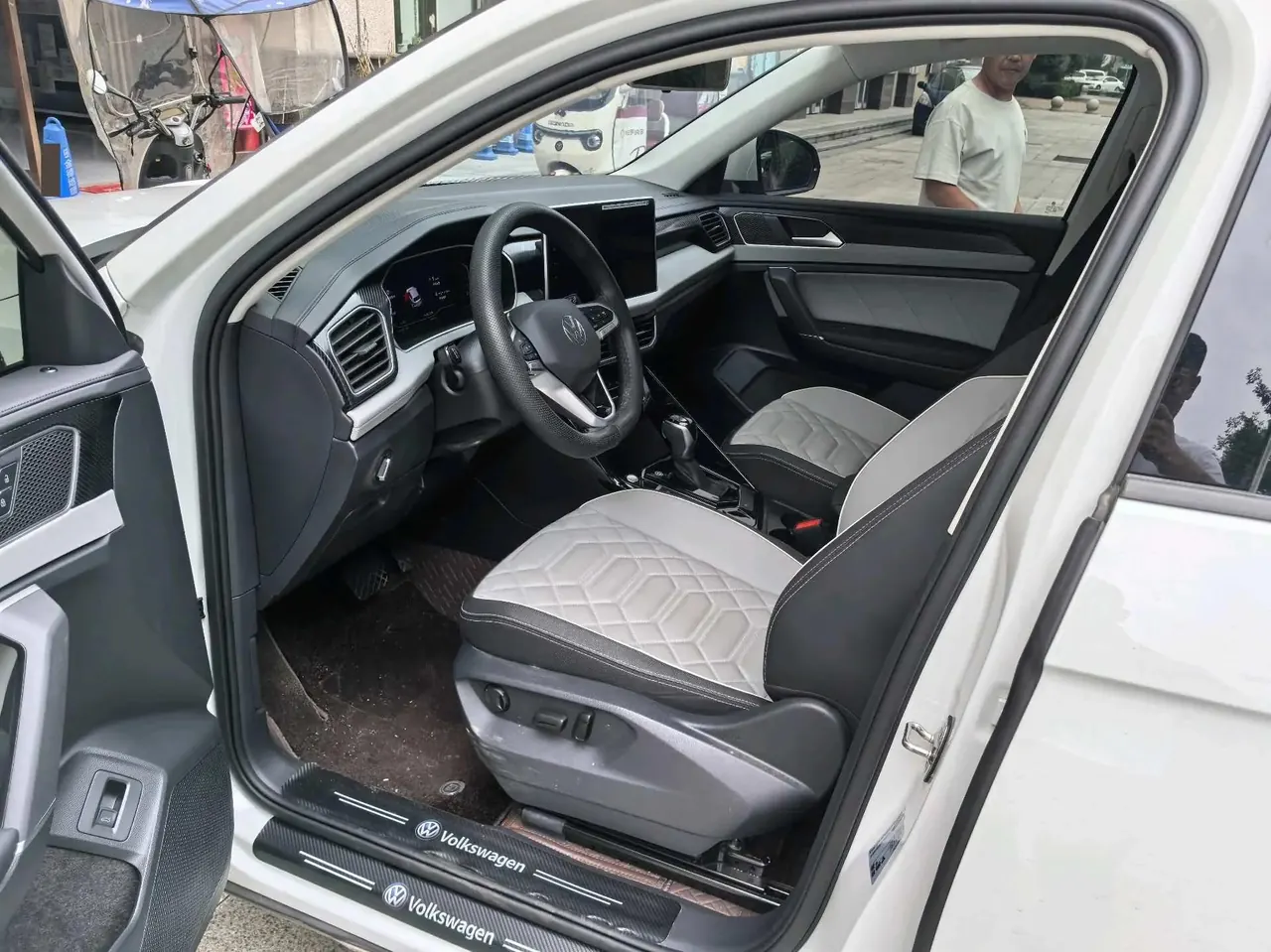 Volkswagen 2026 Tharu 1.5TSI 300TSI 30 Million Vehicles Selected Model Automatic Transmission 5