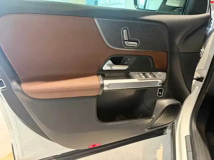 Mercedes Benz GLB 2020 model modified GLB 200 dynamic model 13