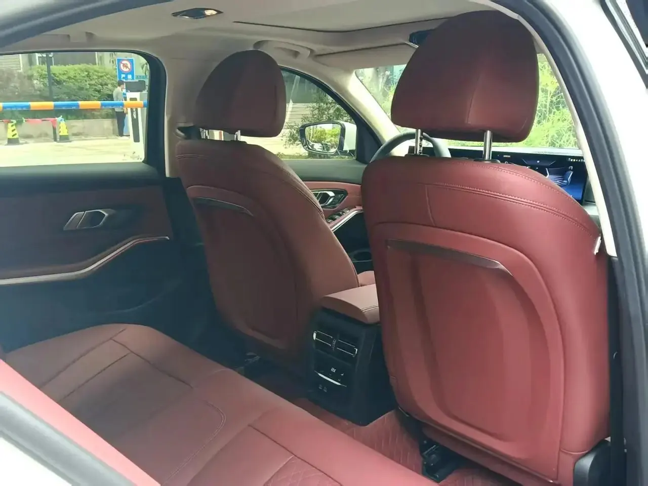 BMW 3 Series 2025 325i 2.0T M Sports Suit Automatic Gear 4