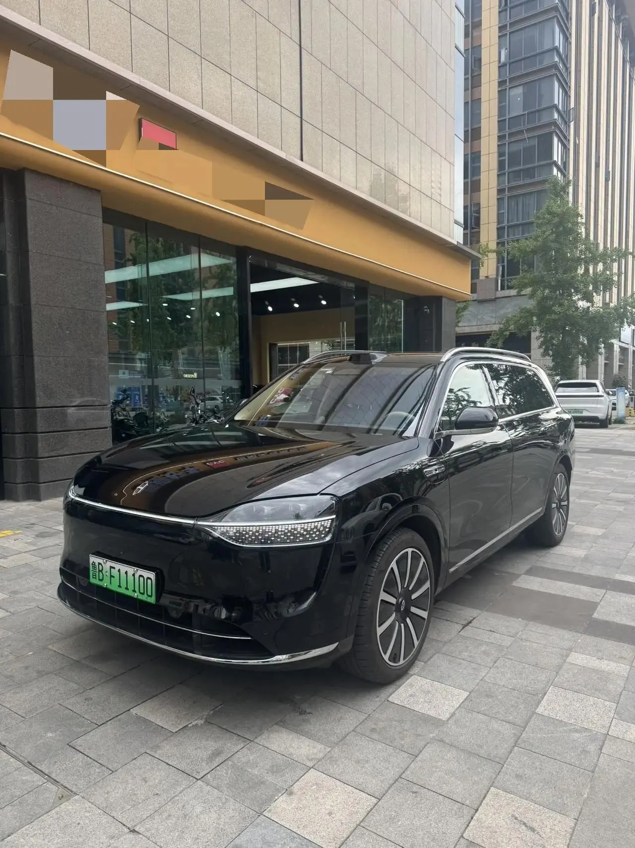 AITO M9 2024 Range-Extended Ultra Version 52kWh - View 1