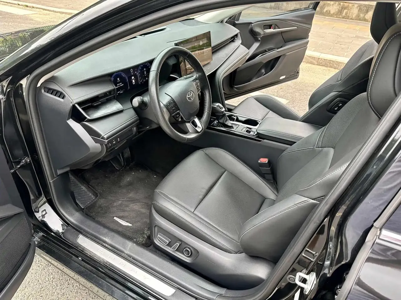 Toyota 2024 Camry Dual Engine 2.0HG Stepless Premium Edition Automatic Gear 6