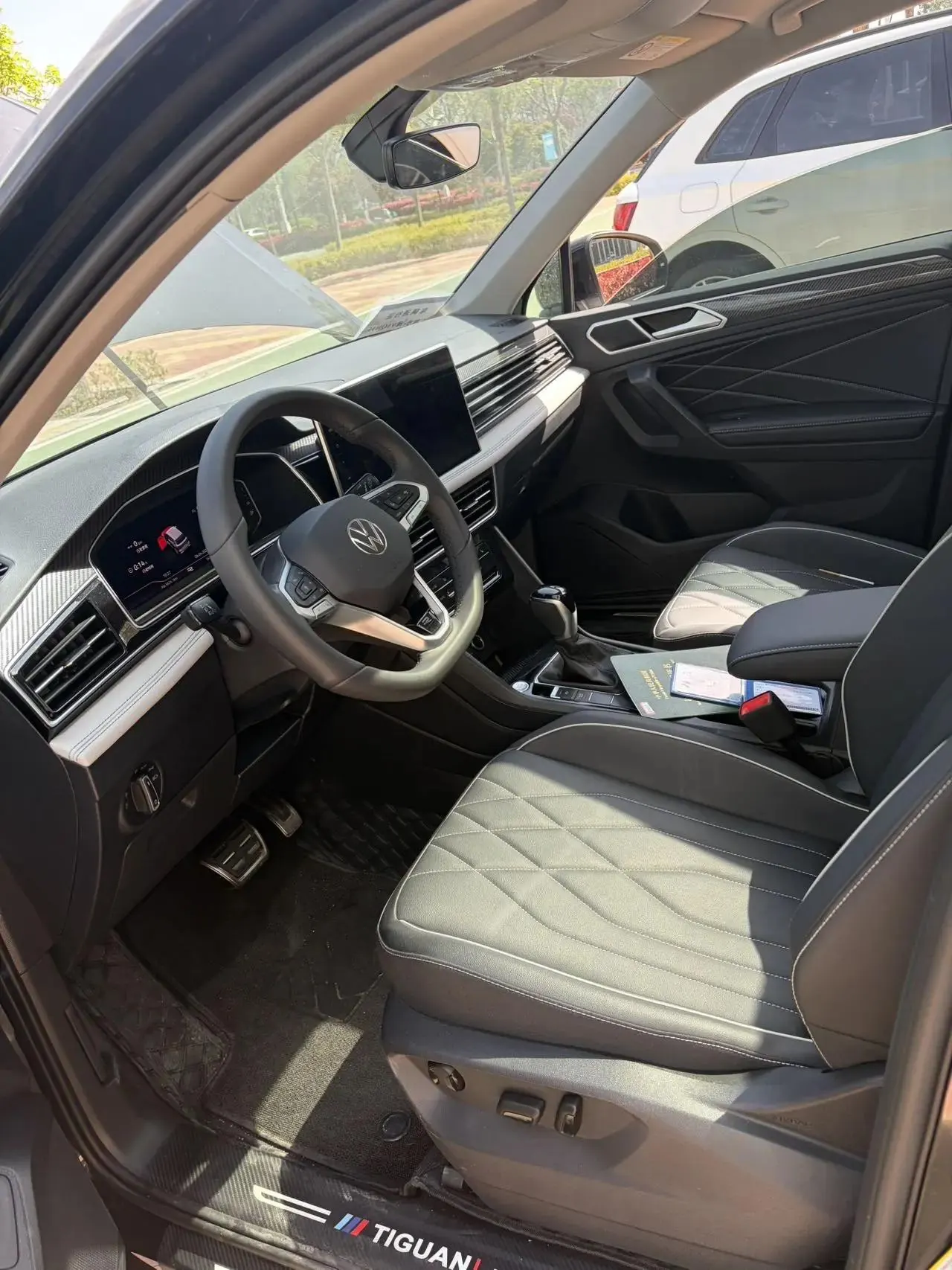 Volkswagen 2024 Tiguan L R-Line 2.0TSI 330TSI Two-Drive R-Line Long Yao Edition Automatic Gear 6
