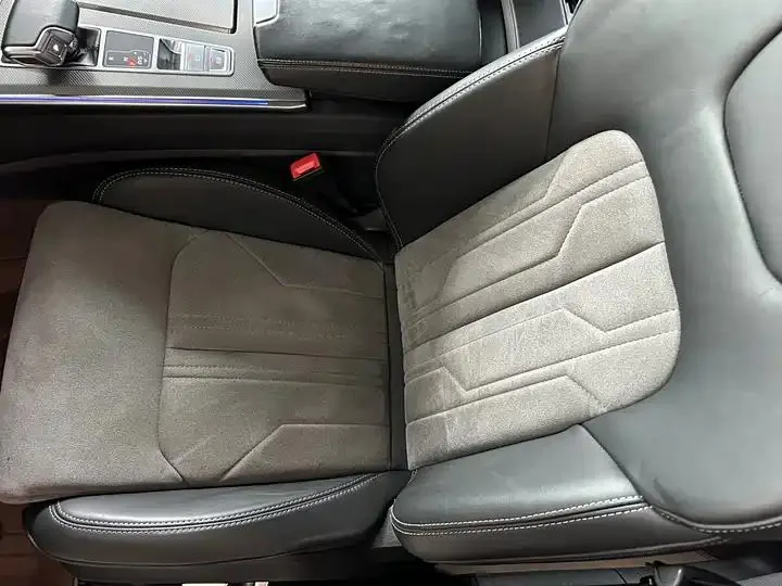 Audi A6L 2023 45 TFSI Selected Dynamic Type 10