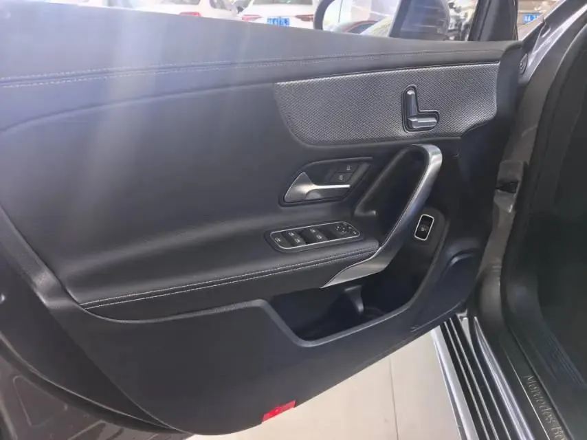 Mercedes Benz Class A 2024 A 180 L 1.3T (modified) automatic gear 3
