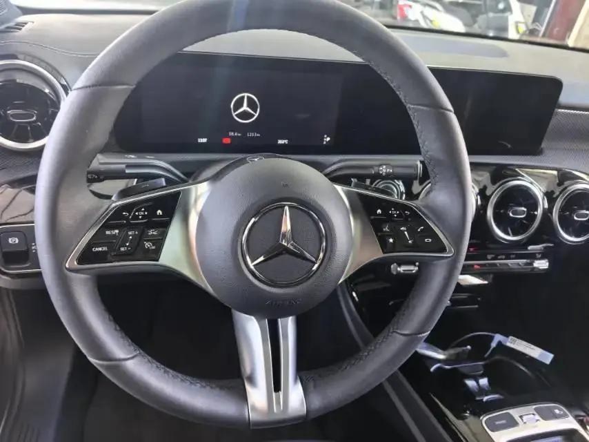 Mercedes Benz Class A 2024 A 180 L 1.3T (modified) automatic gear 5