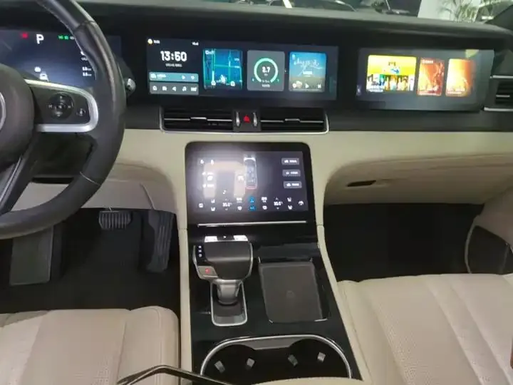 Li ONE 2020 extended 6-seat version 13