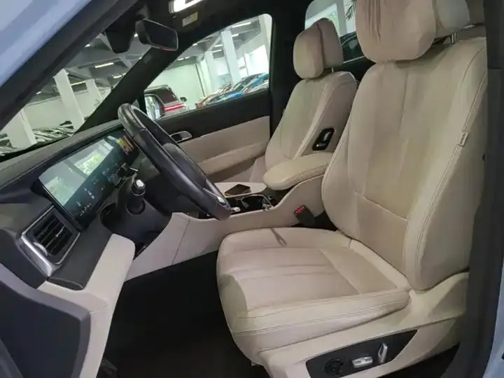 Li ONE 2020 extended 6-seat version 15