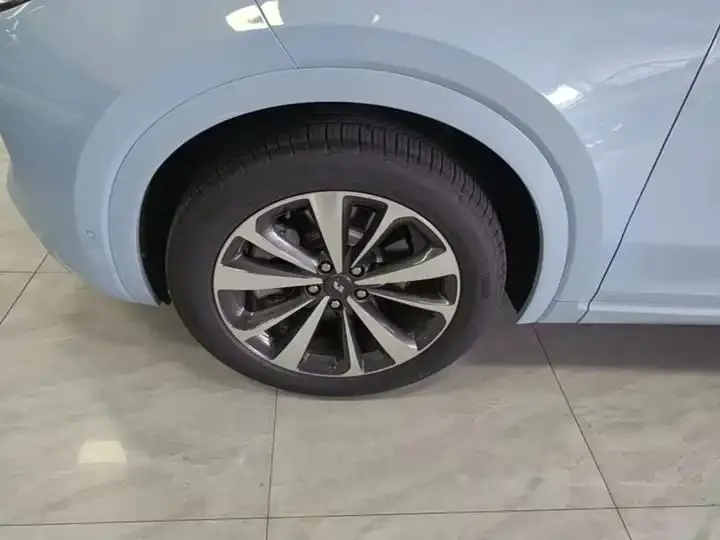 Li ONE 2020 extended 6-seat version 23