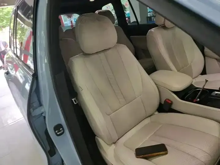 Li ONE 2020 extended 6-seat version 25