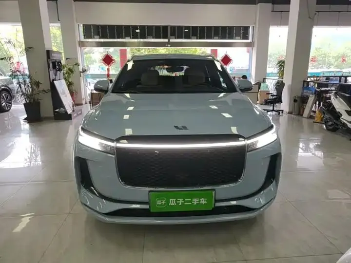 Li ONE 2020 extended 6-seat version 3