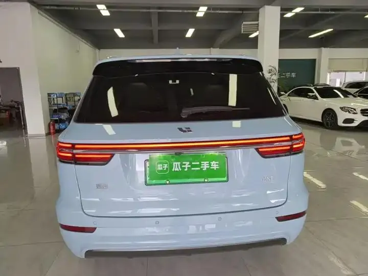 Li ONE 2020 extended 6-seat version 6