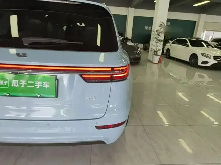 Li ONE 2020 extended 6-seat version 8