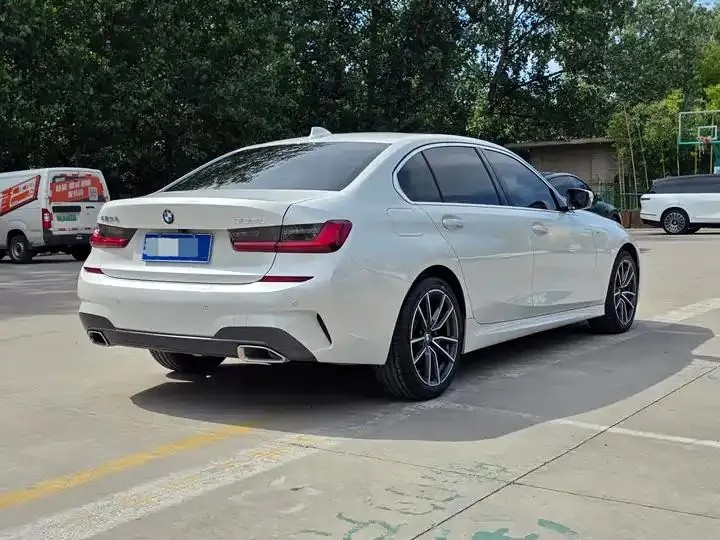 BMW 3 Series 2022 325Li M Sports Suit 4