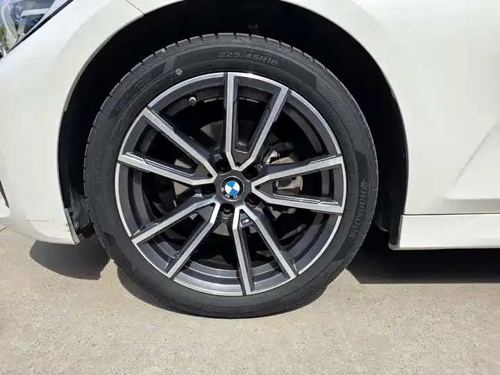 BMW 3 Series 2022 325Li M Sports Suit 6
