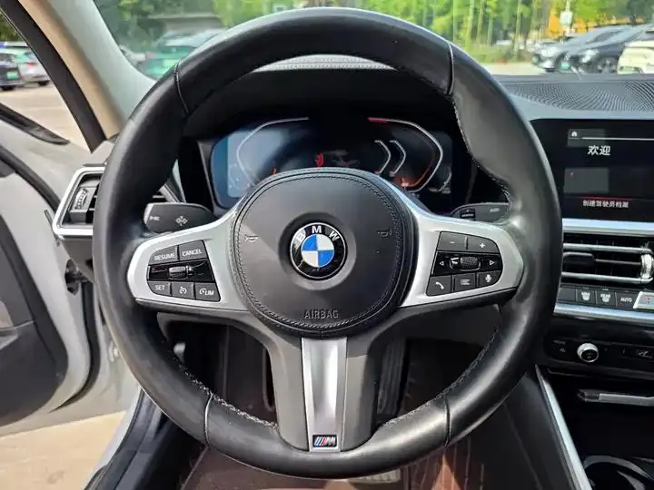 BMW 3 Series 2022 325Li M Sports Suit 9