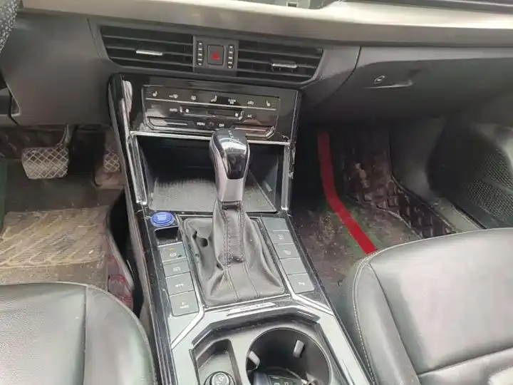Passat New Energy 2020 430PHEV Hybrid Elite Edition China VI 14