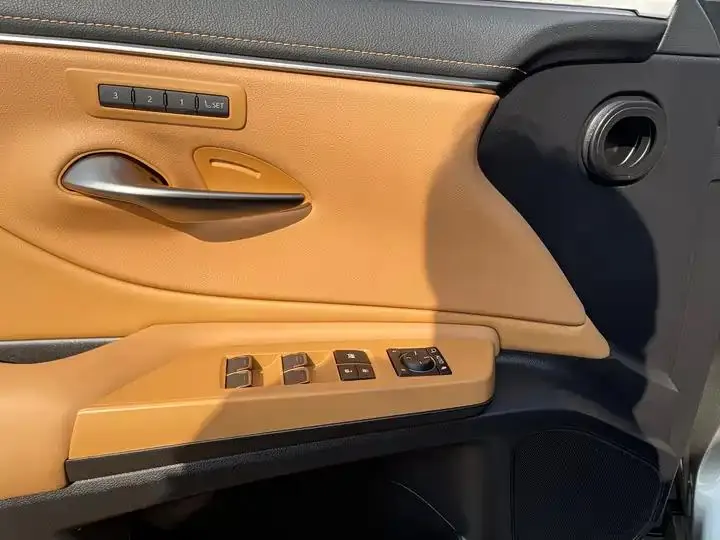 Lexus ES 2025 200 Premium Edition 17
