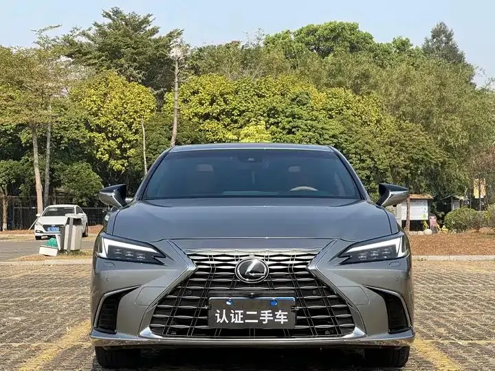 Lexus ES 2025 200 Premium Edition 2