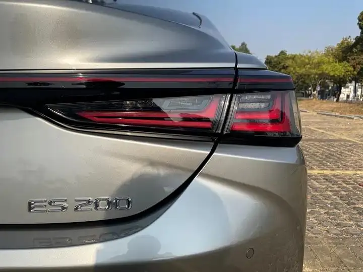 Lexus ES 2025 200 Premium Edition 20