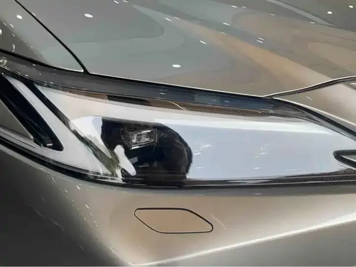 Lexus ES 2025 200 Premium Edition 21