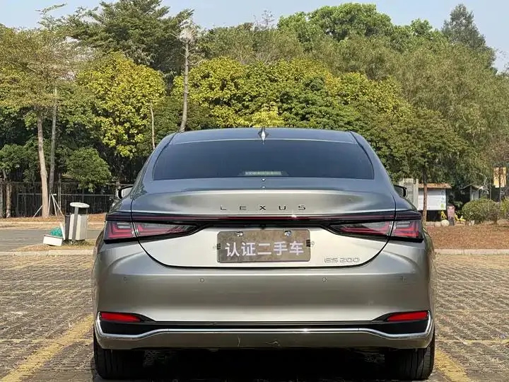 Lexus ES 2025 200 Premium Edition 5