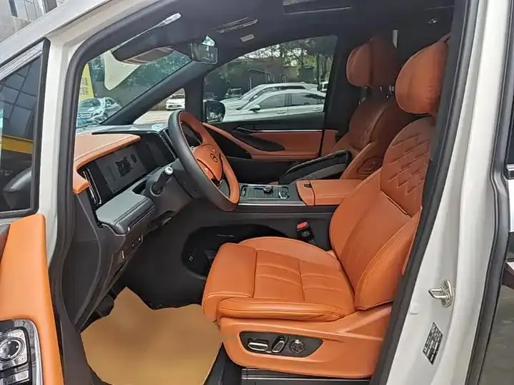 Trumpchi M8 2025 Model, Gan Kun Series Ultra First-Class Cabin 12