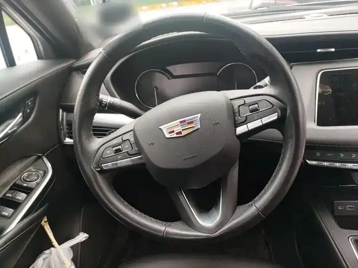 Cadillac XT4 2022 28T Two-Drive Luxury Model 11
