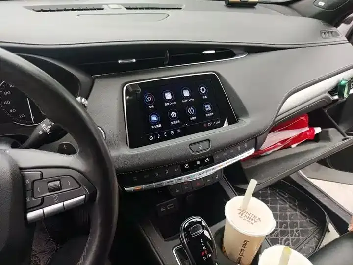 Cadillac XT4 2022 28T Two-Drive Luxury Model 14