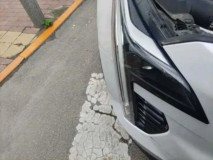 Cadillac XT4 2022 28T Two-Drive Luxury Model 7