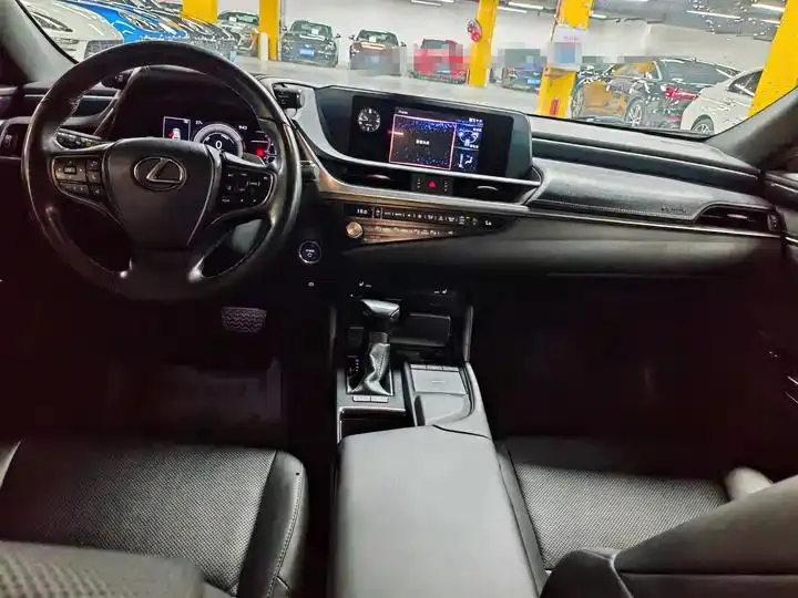 Lexus ES 2020 300h Excellent Edition National V 4